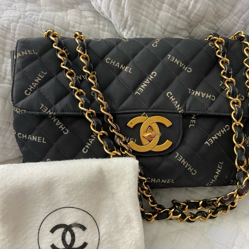 Chanel Vintage Rare 1990s Quilted Logo Letters Maxi Jumbo Classic Flap - Picture 11 of 17